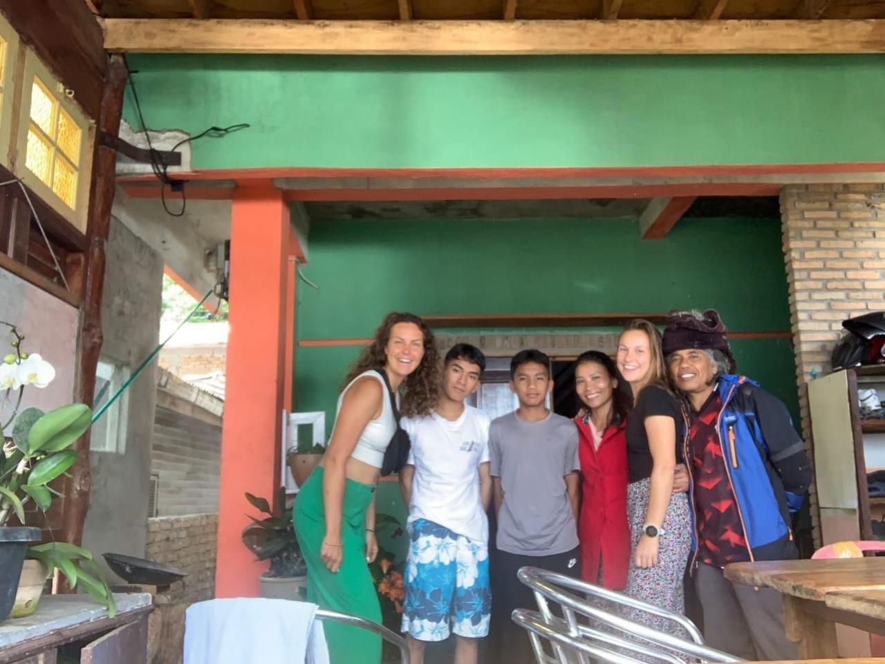 Smiley'S Homestay Берастаги Екстериор снимка