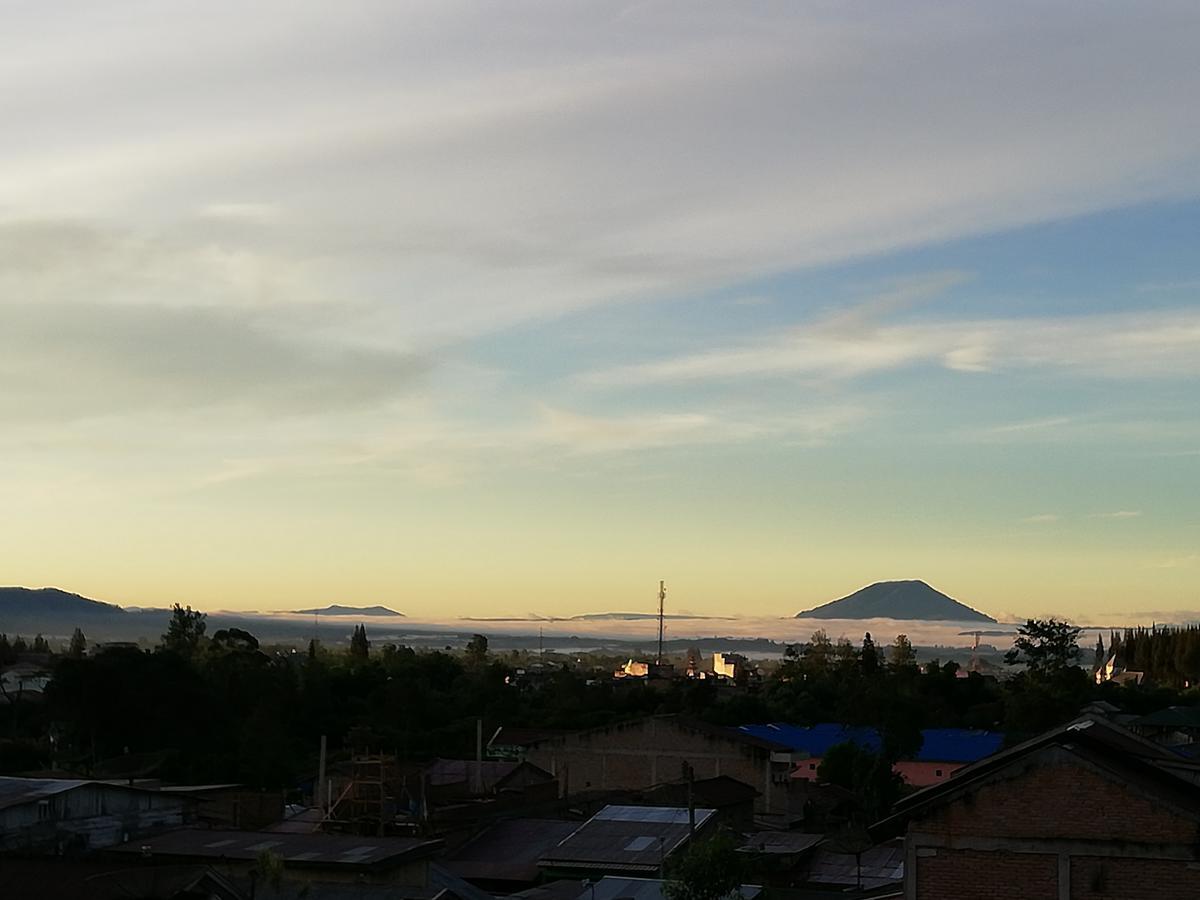 Smiley'S Homestay Берастаги Екстериор снимка