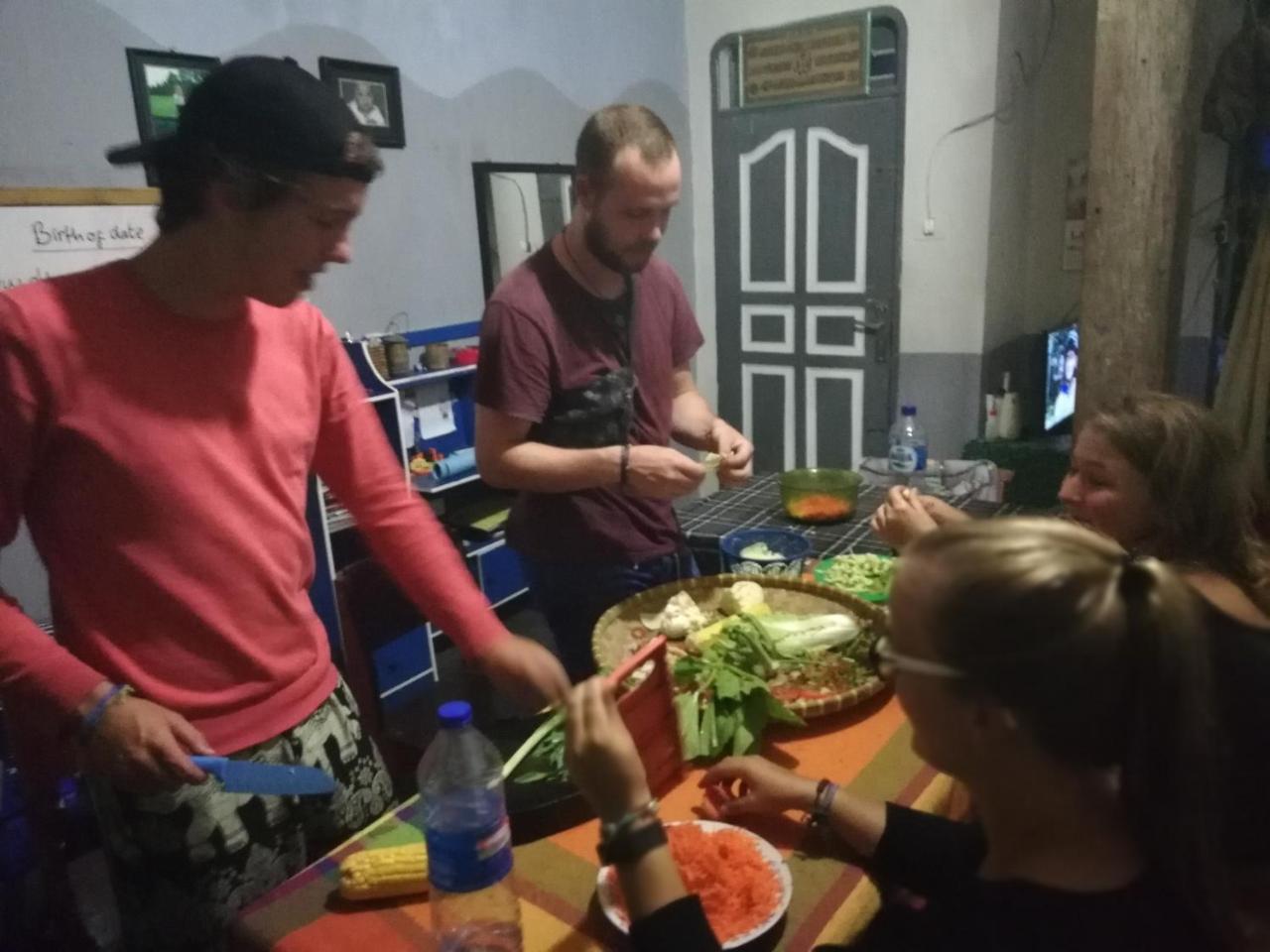 Smiley'S Homestay Берастаги Екстериор снимка