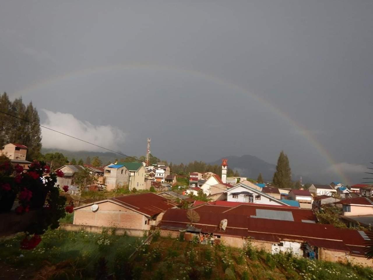 Smiley'S Homestay Берастаги Екстериор снимка